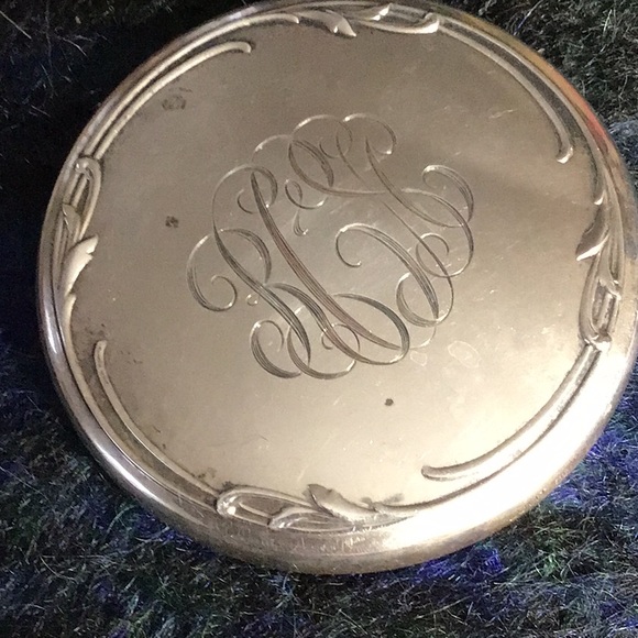 Antique sterling silver pocket mirror - Picture 4 of 5